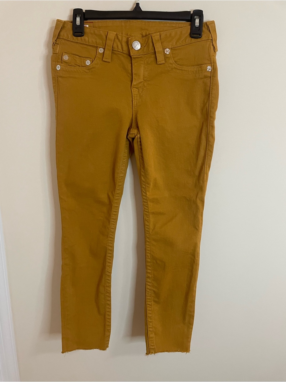 True Religion Halle Butterscotch Denim Skinny Jeans Raw Hem
Size 28